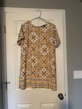 Lulu's Yellow and White Mosaic Short Sleeve Shift Dress